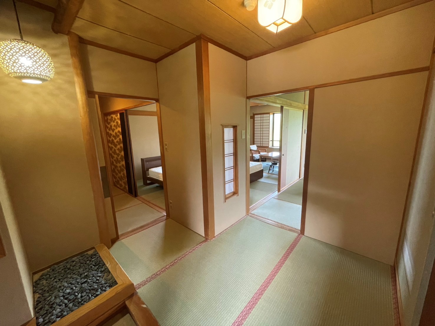 亀の井ホテル田沢湖客室改修工事（畳・塗装）